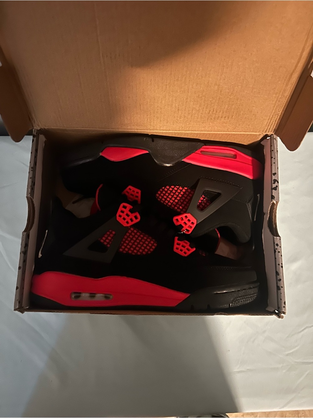 Jordan Men's Black and Red Retro Basketball Sneakers